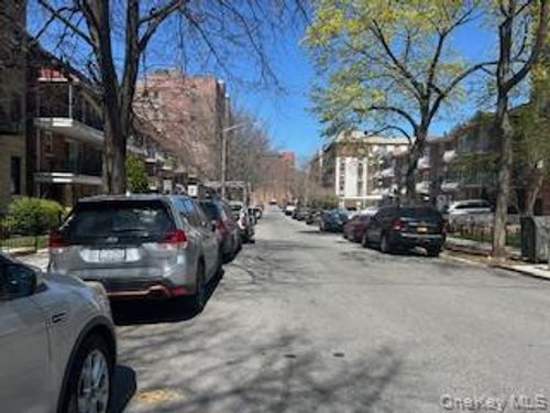 apt-3g-83 Talbot St, Kew Gardens, NY, 11415-3567 | Card Image