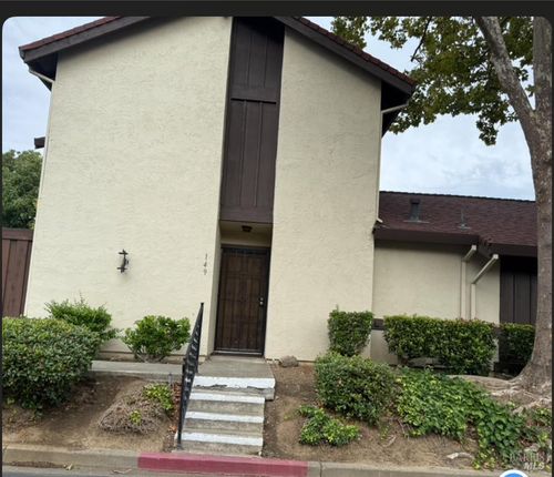 149 Fairoaks Dr, Vacaville, CA, 95688-5319 | Card Image
