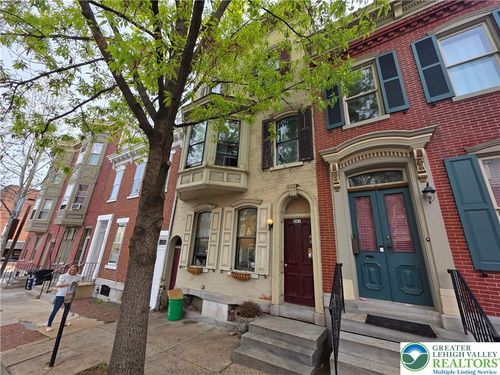 241 9th Street, Allentown City, PA, 18102 | Card Image