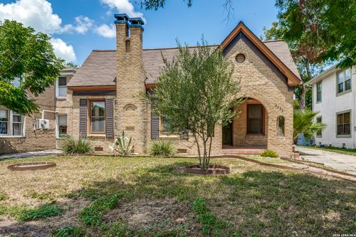 2023 W Kings Hwy, San Antonio, TX, 78201-4927 | Card Image