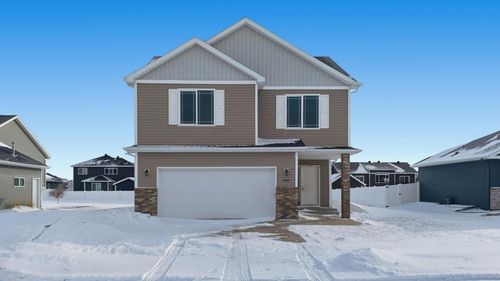 1800 41st Street S, Moorhead, MN, 56560 | Card Image