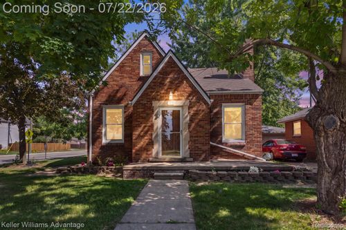 307 E Chesterfield St, Ferndale, MI, 48220-2644 | Card Image