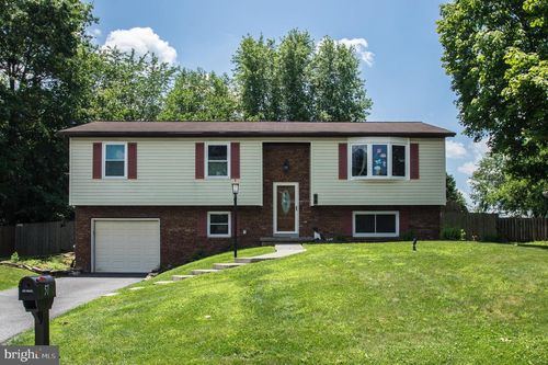 51 Allen Dr, HANOVER, PA, 17331-9377 | Card Image