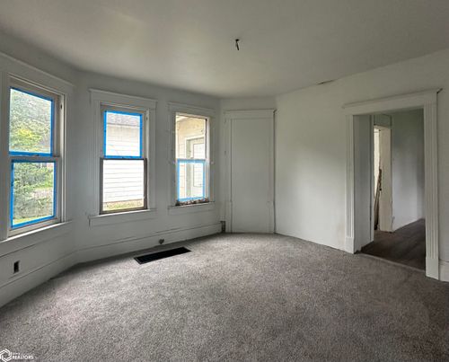 707 S Starr Ave, Burlington, IA, 52601-3015 | Card Image