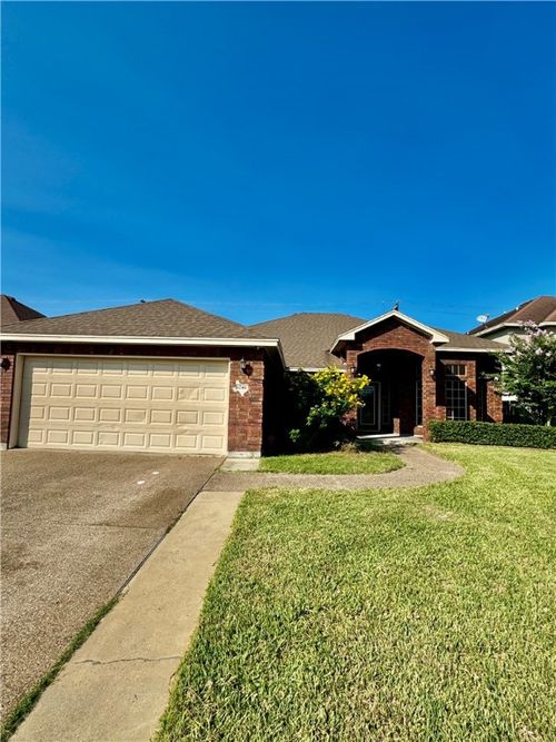 6746 Empire State Dr, Corpus Christi, TX, 78414-3580 | Card Image