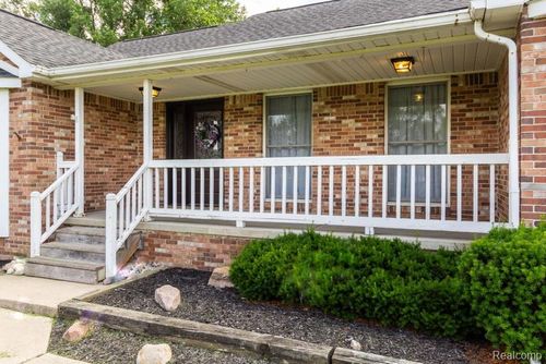 26429 Inkster Rd, Flat Rock, MI, 48134-9431 | Card Image