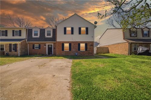 3361 Lakecrest Rd, Virginia Beach, VA, 23452-5213 | Card Image