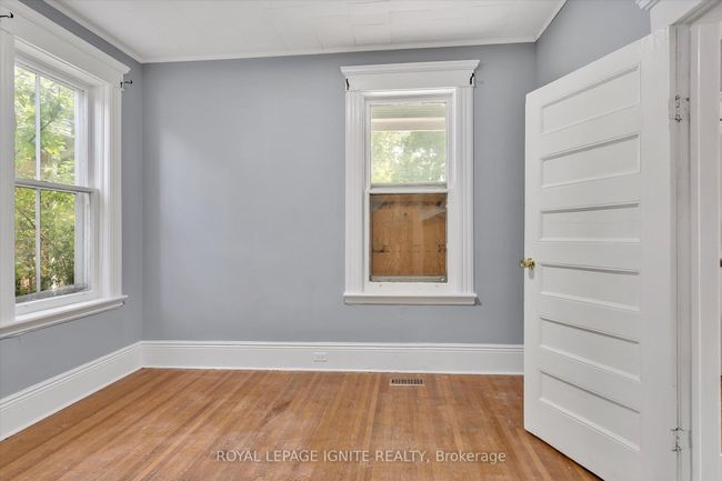 293 Dalhousie St, Home with 5 bedrooms, 3 bathrooms and 4 parking in Peterborough ON | Image 12