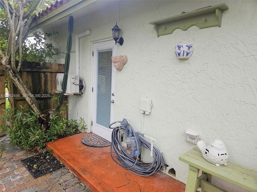 1-8404 Sw 181st Ter, Palmetto Bay, FL, 33157-6052 | Card Image