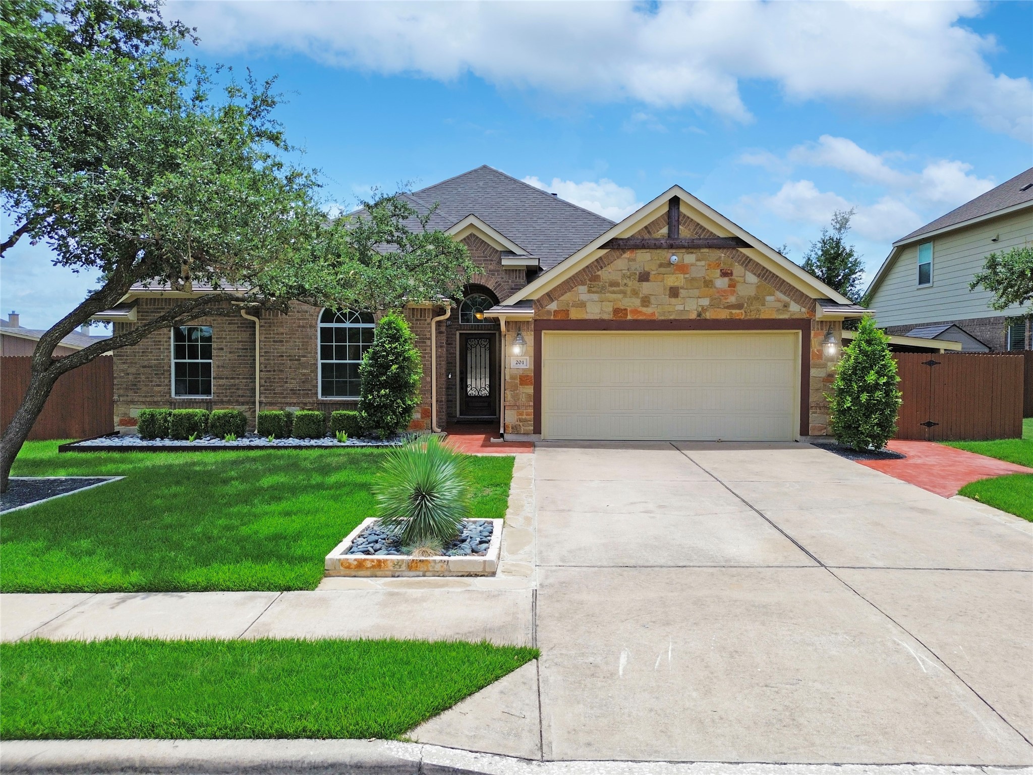 Arrezo Ln, Georgetown, TX 78628