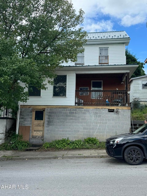 17th Ave, Altoona, PA 16601