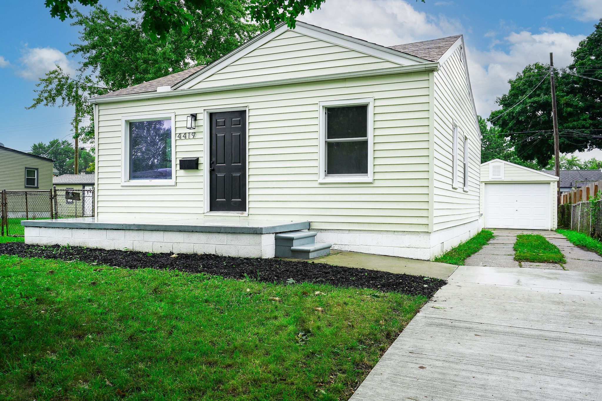16th St, Wyandotte, MI 48192