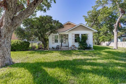 963 Bismark St, Seguin, TX, 78155-4654 | Card Image