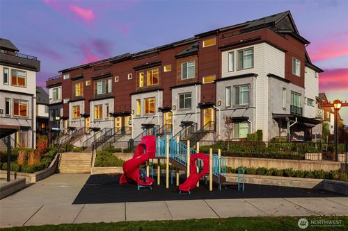 960 6th Walk Ne, Issaquah, WA, 98029-5459 | Card Image