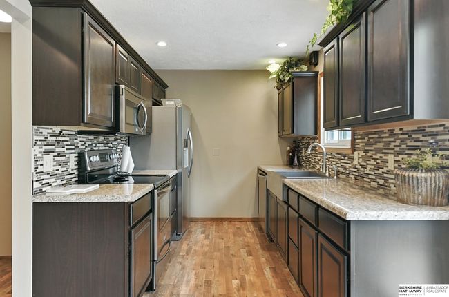 5604 S 92 Nd Plz, Townhouse with 3 bedrooms, 3 bathrooms and 2 parking in Omaha NE | Image 15