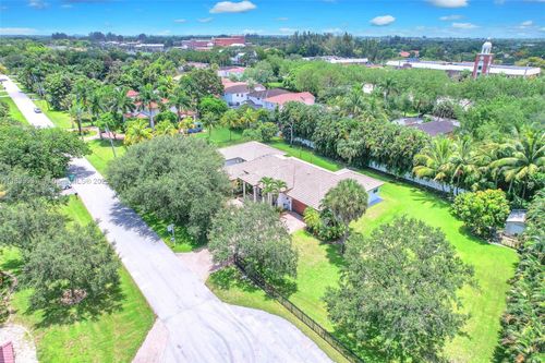 12390 Nw 2nd St, Plantation, FL, 33325-2441 | Card Image