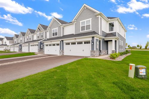 9393 4th St N, Lake Elmo, MN, 55042-4549 | Card Image