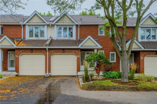 24-525 Beechwood Dr, Waterloo, ON, N2T2G7 | Card Image