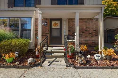 31605 Juniper Lane Lane, Warren, MI, 48093 | Card Image