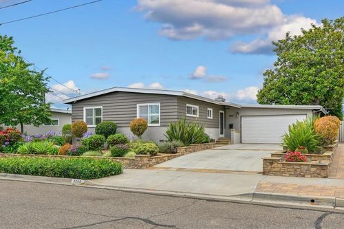 8860 Hoffing, San Diego, CA, 92123 | Card Image