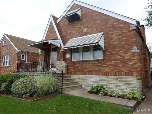9043 Kathleen Ave, Saint Louis, MO, 63123-4609 | Card Image