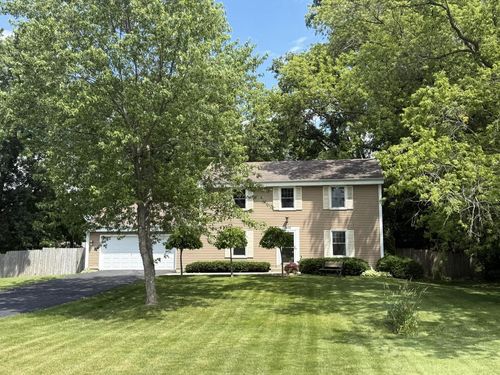 1400 S Ridgeway Road, New Berlin, WI, 53146 | Card Image