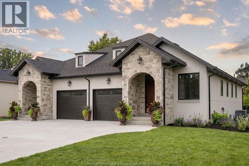 481 Maple, Lasalle, ON, N9J1P3 | Card Image