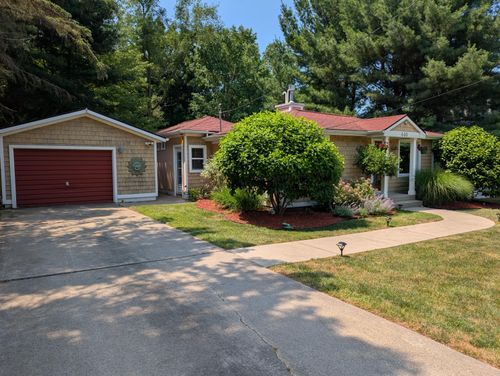 440 Water St, Douglas, MI, 49406-5104 | Card Image