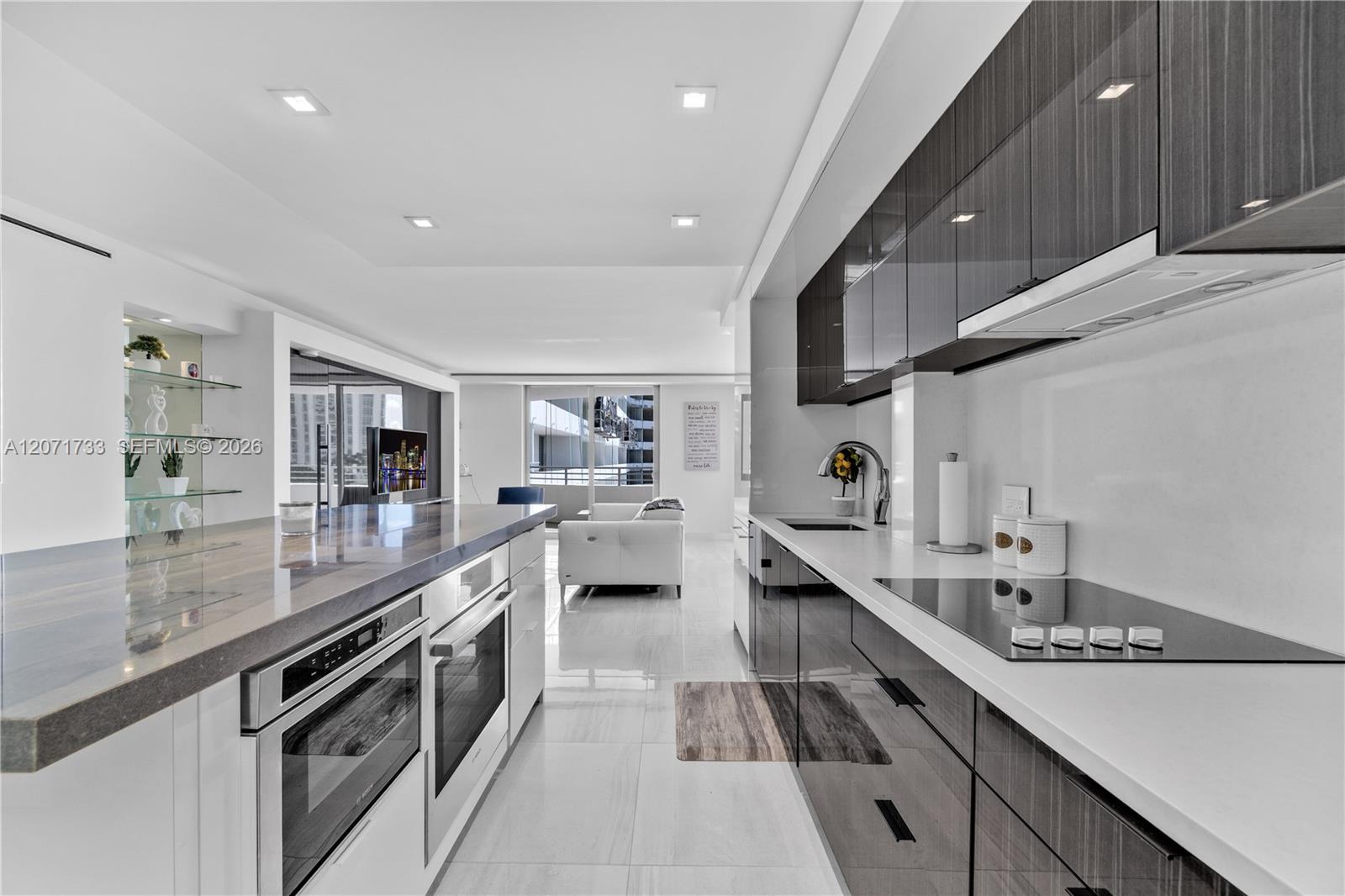 Residential Lease in Miami Beach 3