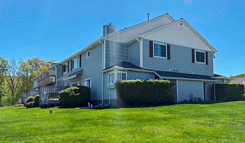 3 Magnolia Ln, Warwick, NY, 10990-3847 | Card Image