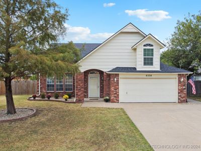 8238 N 127th East Avenue, House other with 4 bedrooms, 2 bathrooms and null parking in Owasso OK | Image 2