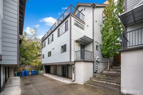 a-2524 Yale Ave E, Seattle, WA, 98102-3284 | Card Image