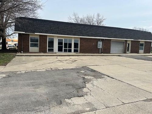 2852 Four Wheel Dr, Lawrence, KS, 66047-3142 | Card Image