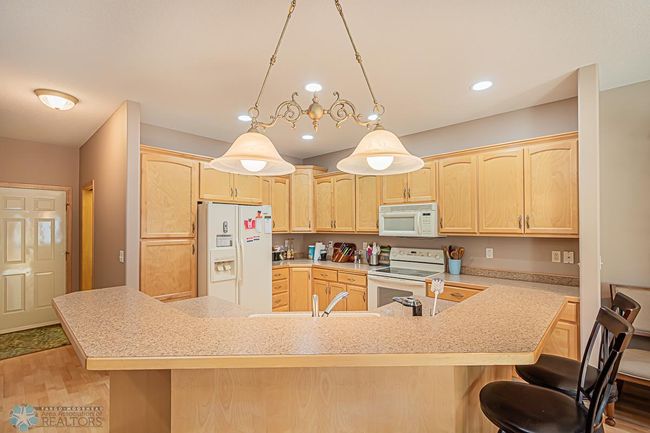 Kitchen | Image 11