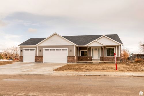 2-1462 N 4075 W, Vernal, UT, 84078-4581 | Card Image
