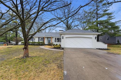6301 Woodson Dr, Mission, KS, 66202-4253 | Card Image