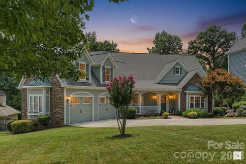 929 Wessington Manor Ln, Fort Mill, SC, 29715-7837 | Card Image