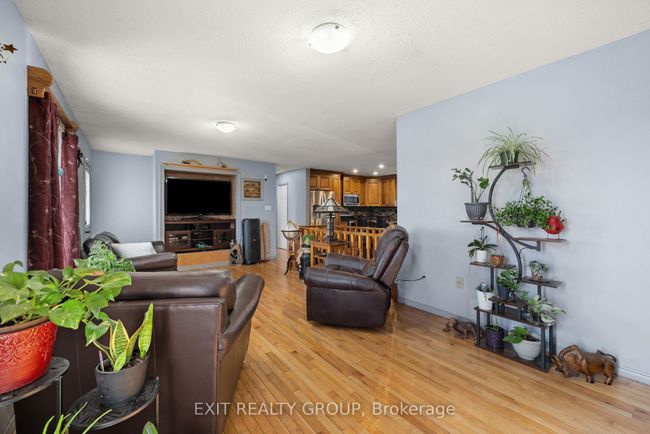 325 County Rd 30, House other with 2 bedrooms, 2 bathrooms and 25 parking in Bloomfield ON | Image 9