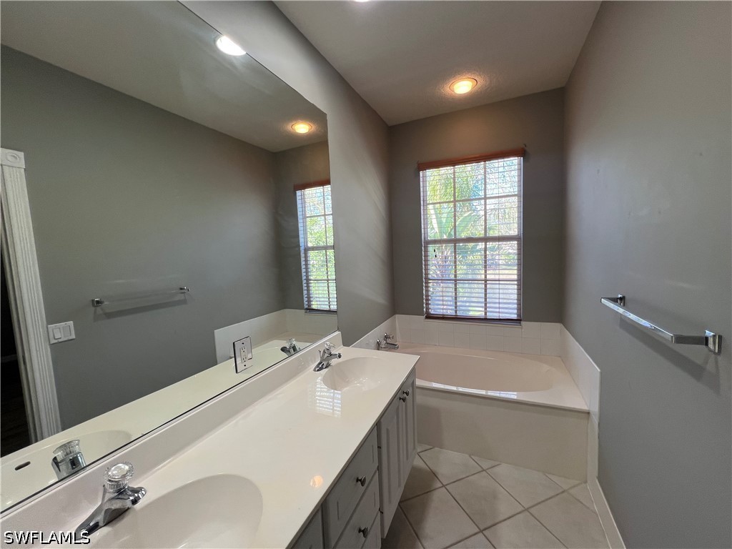 Residential Lease in Naples 5