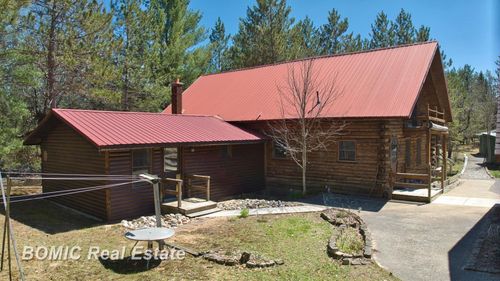 940 Wood River Rd, Grayling, MI, 49738-8814 | Card Image