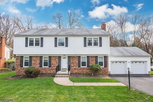 5 Brook Ct, Parsippany, NJ, 07054-1203 | Card Image