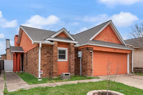 5424 Village Green Dr, Mesquite, TX, 75150-1212 | Card Image