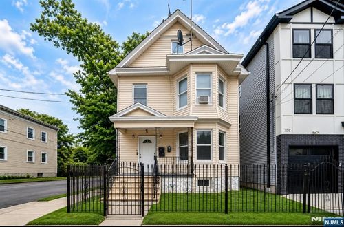 318 Grove St, Newark, NJ, 07103-4905 | Card Image