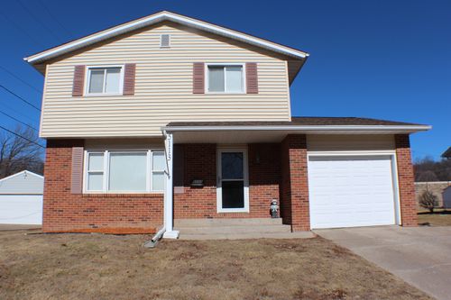5113 44th Ave, Moline, IL, 61265-8107 | Card Image