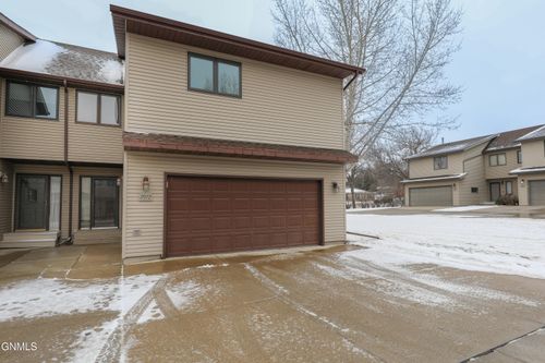 2972 Ontario Ln, Bismarck, ND, 58503-0436 | Card Image