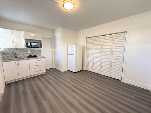 0-155 Sw 71st Ave, Miami, FL, 33144-2615 | Card Image