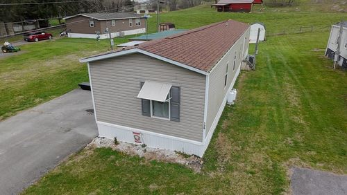126 Jerrys Estates Dr, Marion, VA, 24354-6458 | Card Image