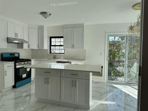 120 Ketch Ct, College Point, NY, 11356-1152 | Card Image