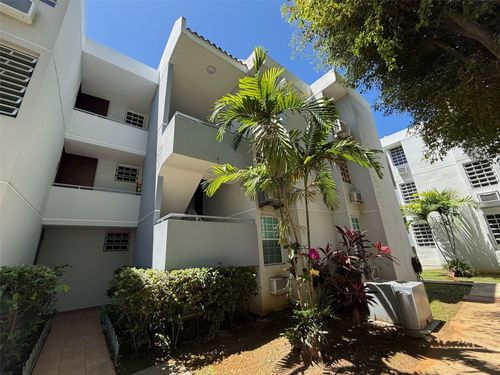 t6-5870 Calle Tartak, Carolina, PR, 00979-5917 | Card Image