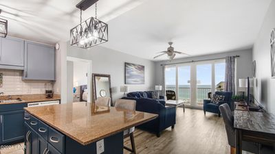 1007 - 9860 S Thomas Drive, Condo with 2 bedrooms, 2 bathrooms and null parking in Panama City Beach FL | Image 2